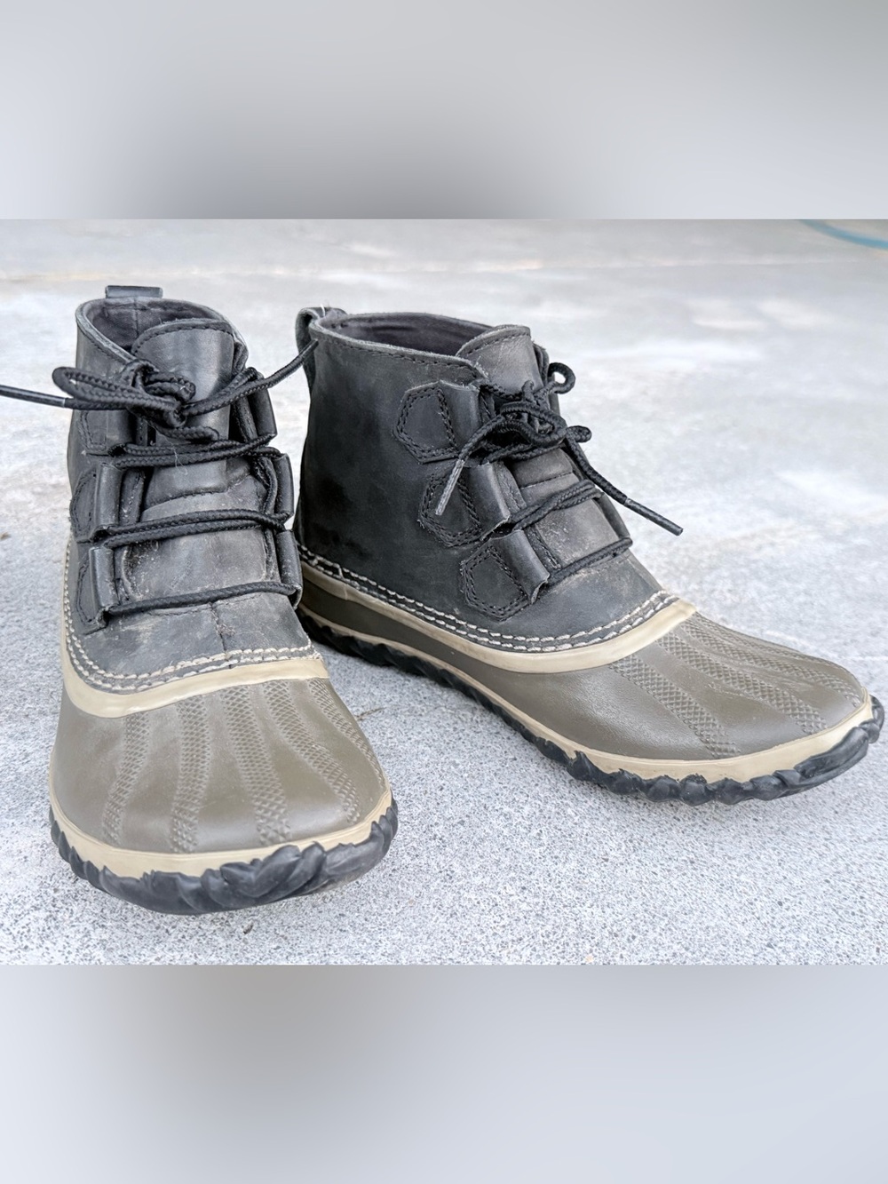 Sorel Out 'N About Leather duck boots, 5.5